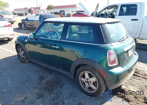 2009 Mini Cooper z USA, uszkodzony, nr VIN WMWMF33599TW75377